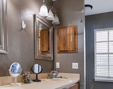 506 Mandy Street - Photo Thumbnail 25