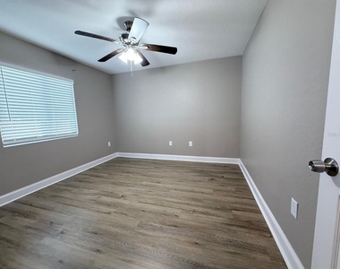 1139 Sycamore Street - Photo Thumbnail 4