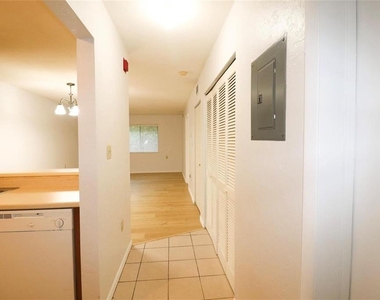 89 Se 16th Avenue - Photo Thumbnail 2