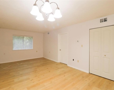 89 Se 16th Avenue - Photo Thumbnail 4