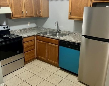 2321 Sw 31st Place - Photo Thumbnail 6