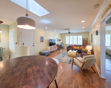 209 S 4th Street - Photo Thumbnail 9