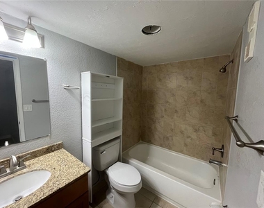 2650 Coconut Bay Ln Lane - Photo Thumbnail 7