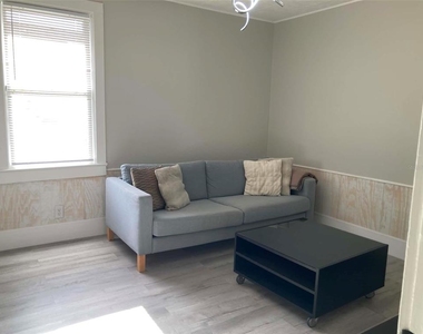 31 W Oakwood Street - Photo Thumbnail 7