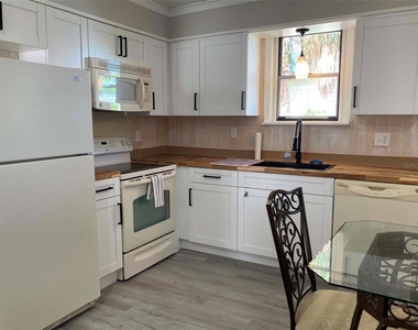 31 W Oakwood Street - Photo Thumbnail 1