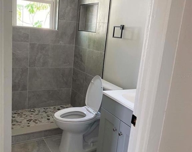 31 W Oakwood Street - Photo Thumbnail 14