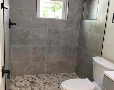 31 W Oakwood Street - Photo Thumbnail 11