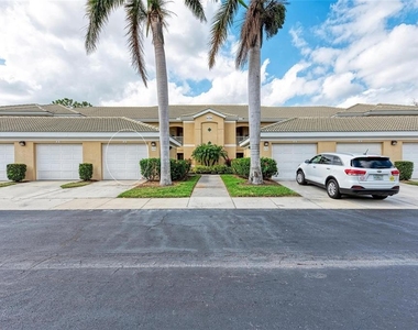 6326 Grand Oak Circle - Photo Thumbnail 2