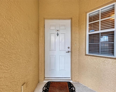 6326 Grand Oak Circle - Photo Thumbnail 4
