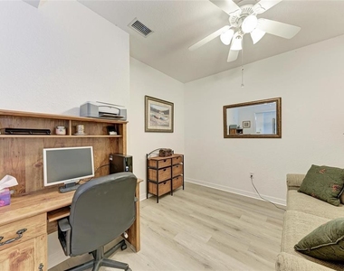 6326 Grand Oak Circle - Photo Thumbnail 18