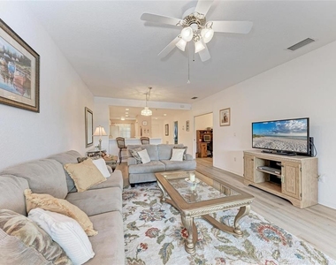 6326 Grand Oak Circle - Photo Thumbnail 10