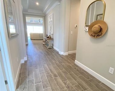 4520 Crestpoint Way - Photo Thumbnail 4