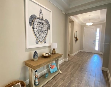 4520 Crestpoint Way - Photo Thumbnail 3
