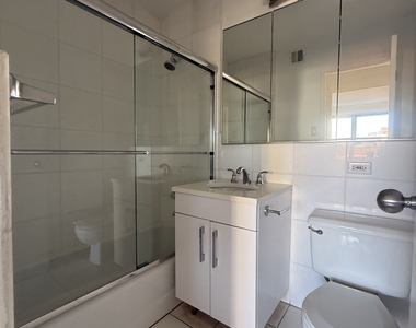 888 8th Avenue - Photo Thumbnail 7