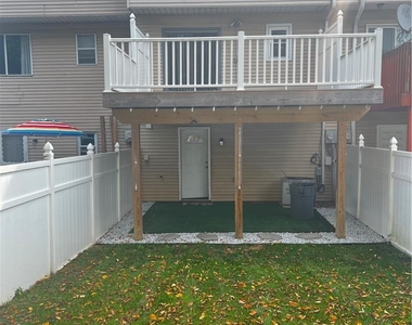 3113 Lucas Drive - Photo Thumbnail 16