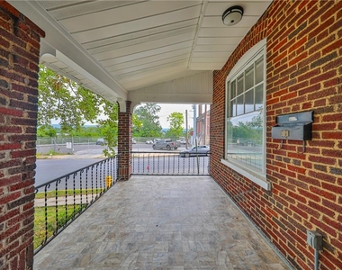 250 S 13th Street - Photo Thumbnail 4