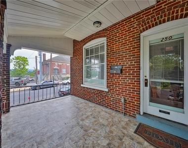 250 S 13th Street - Photo Thumbnail 5