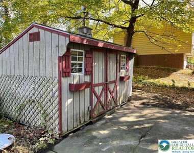 717 Washington Street - Photo Thumbnail 12