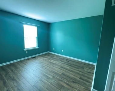 6668 Pioneer Drive - Photo Thumbnail 7
