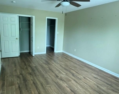 6668 Pioneer Drive - Photo Thumbnail 5