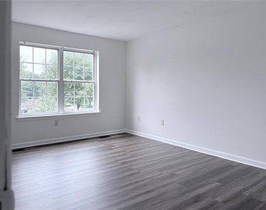 6411 Pioneer Drive - Photo Thumbnail 5