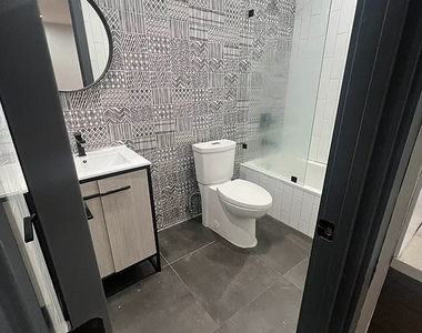 207 Rochester Avenue - Photo Thumbnail 7
