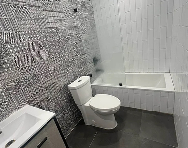 207 Rochester Avenue - Photo Thumbnail 8