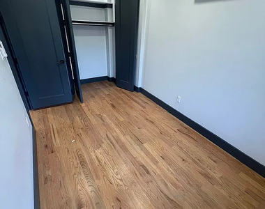 207 Rochester Avenue - Photo Thumbnail 6