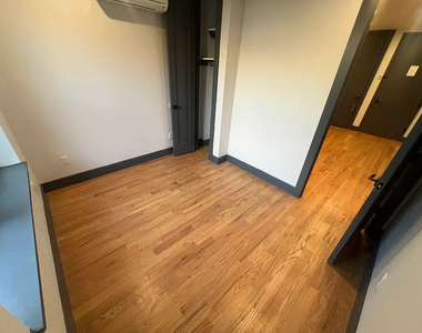 207 Rochester Avenue - Photo Thumbnail 4