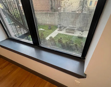 207 Rochester Avenue - Photo Thumbnail 9