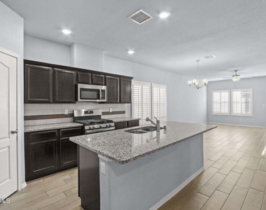1021 Ultrastar Place - Photo Thumbnail 7