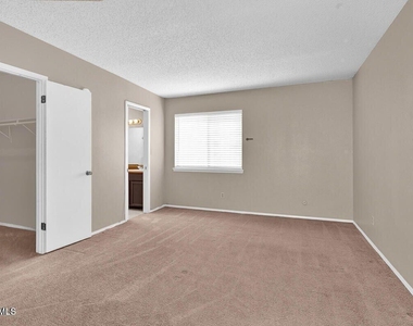 3228 Isla Banderas Way - Photo Thumbnail 7