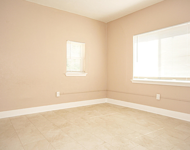 7320 Dale Road - Photo Thumbnail 16