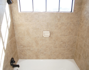 637 Woodcrest Lane - Photo Thumbnail 19