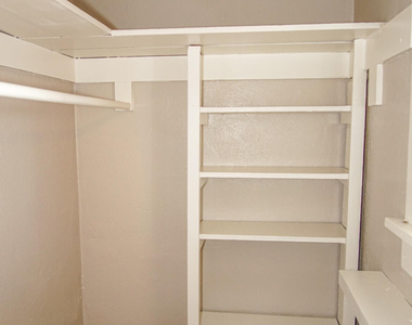 7600 Franklin Drive - Photo Thumbnail 20