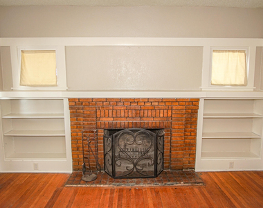 7600 Franklin Drive - Photo Thumbnail 3