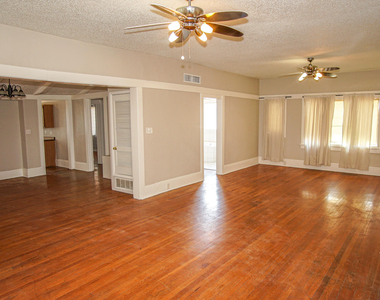 7600 Franklin Drive - Photo Thumbnail 1