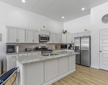 14585 John Mcneely Avenue - Photo Thumbnail 11