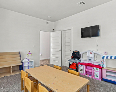 14585 John Mcneely Avenue - Photo Thumbnail 5