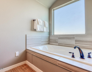 12515 Triple Crown Avenue - Photo Thumbnail 28