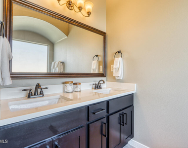 12515 Triple Crown Avenue - Photo Thumbnail 27