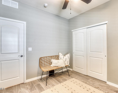 12515 Triple Crown Avenue - Photo Thumbnail 20
