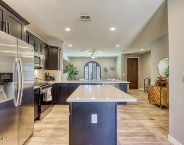 12515 Triple Crown Avenue - Photo Thumbnail 15