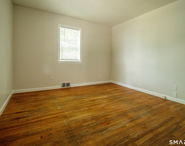 13 Ingraham Place - Photo Thumbnail 9
