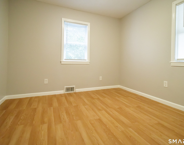 13 Ingraham Place - Photo Thumbnail 20