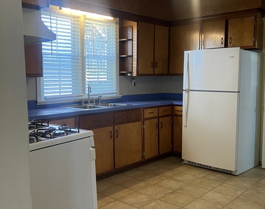 71 Nash Street - Photo Thumbnail 5