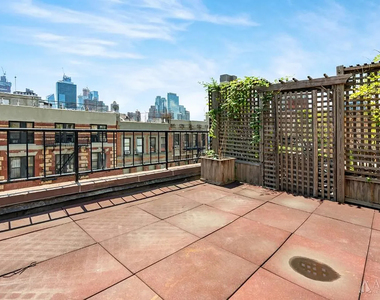 365 West 52nd Street - Photo Thumbnail 2