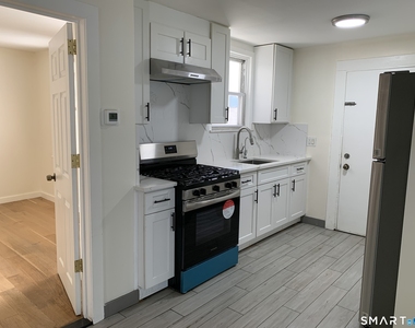 424 Dixwell Avenue - Photo Thumbnail 5