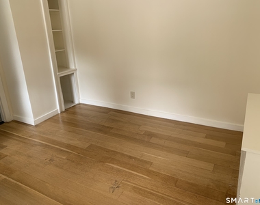 424 Dixwell Avenue - Photo Thumbnail 2