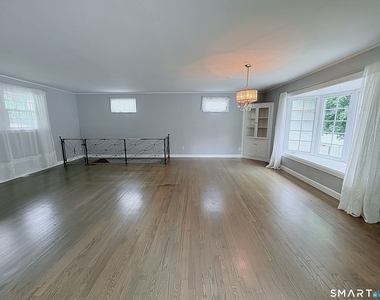 43 Meadowbrook Road - Photo Thumbnail 3